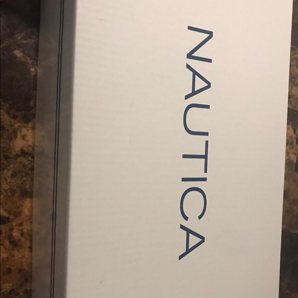 SOLD ON FACEBOOK 👟Nautica All white shoes - Picture 2 of 4